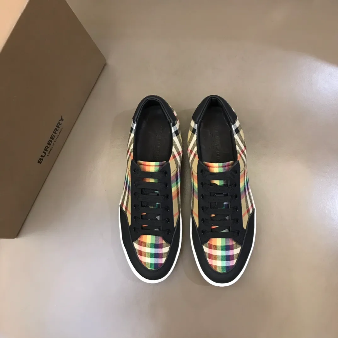 p360 "BURBERR*" men's classic low-top sneakers are reinterpreted in Vintage checkered cotton and matte calfskin, decorated with a new brand logo. First-layer sheepskin lining, embossed Burberry logo on the heel, and original TPU outsole! Size: 38-44